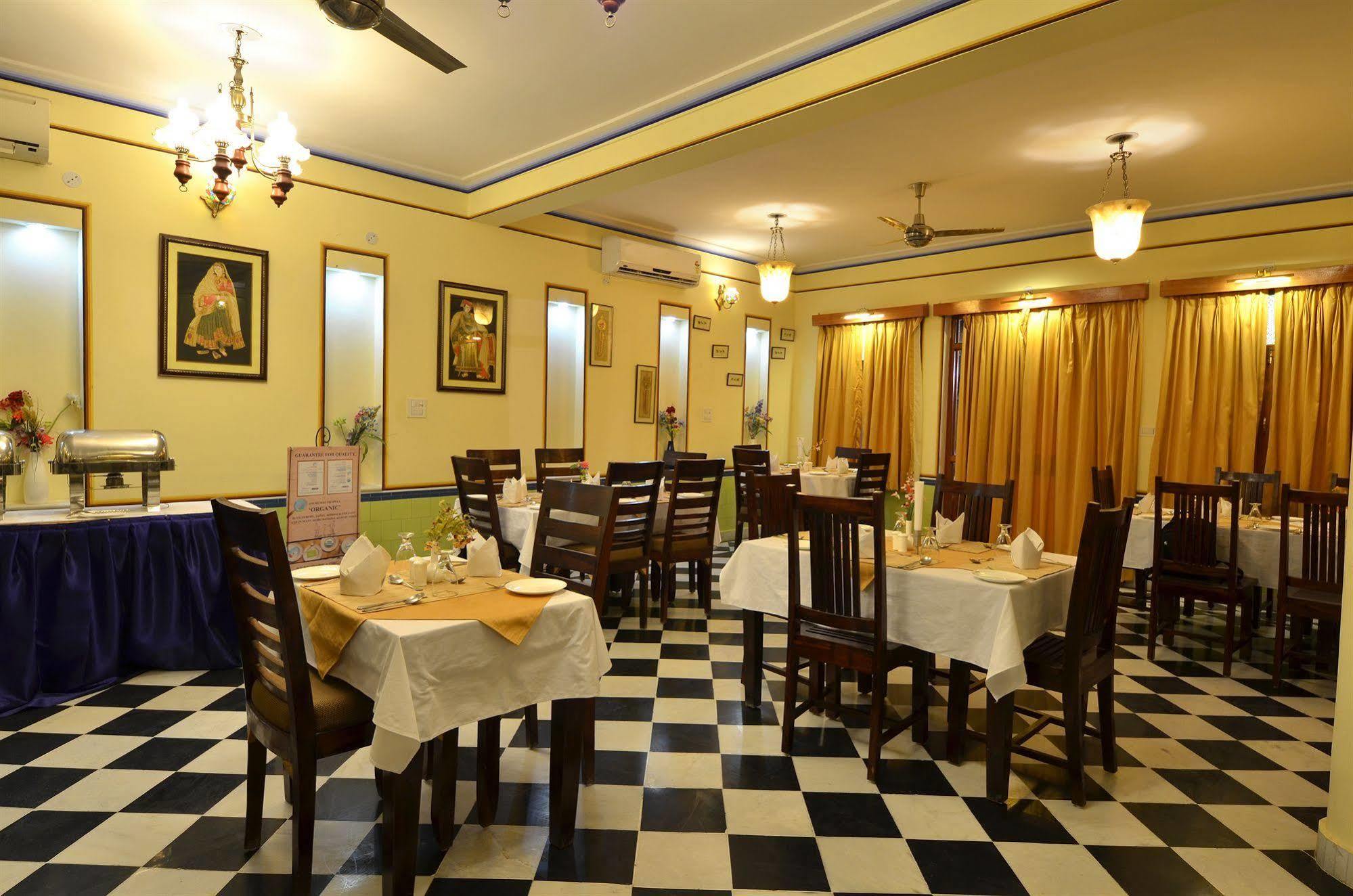 Koolwal Kothi Zinc Journey By The Fern, Nawalgarh, Rajasthan מראה חיצוני תמונה